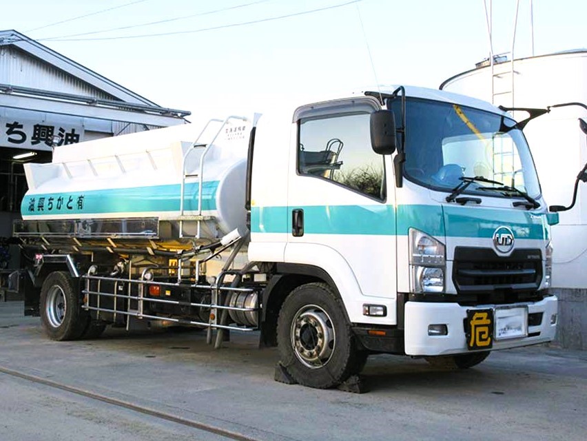 （有）とかち興油